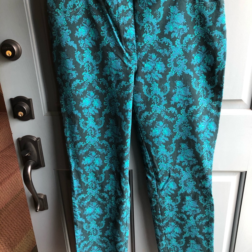 Isaac Mizrahi Live stretch paisley pants